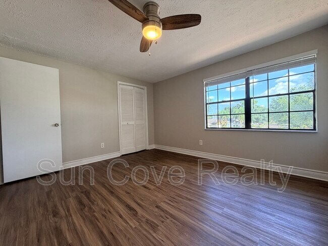 Building Photo - 4017 Paddlewheel Dr