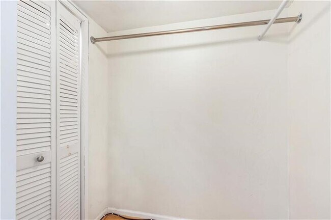 Building Photo - 6223 Bay Club Dr