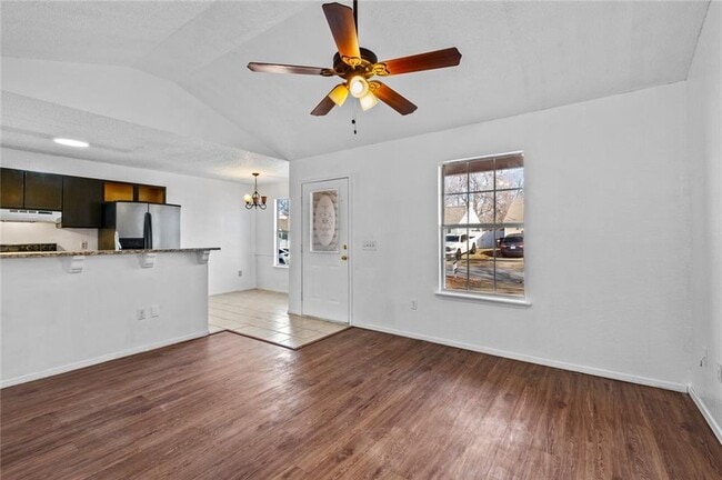 Building Photo - 2101 Blueberry Ln