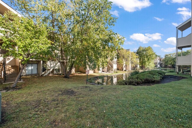 Building Photo - 201 N Waters Edge Dr
