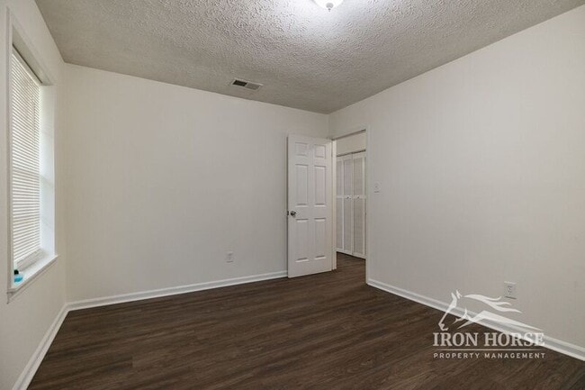 Building Photo - 325-327 Lexington Hts