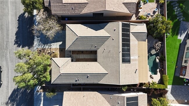 Building Photo - 2685 La Boutique St