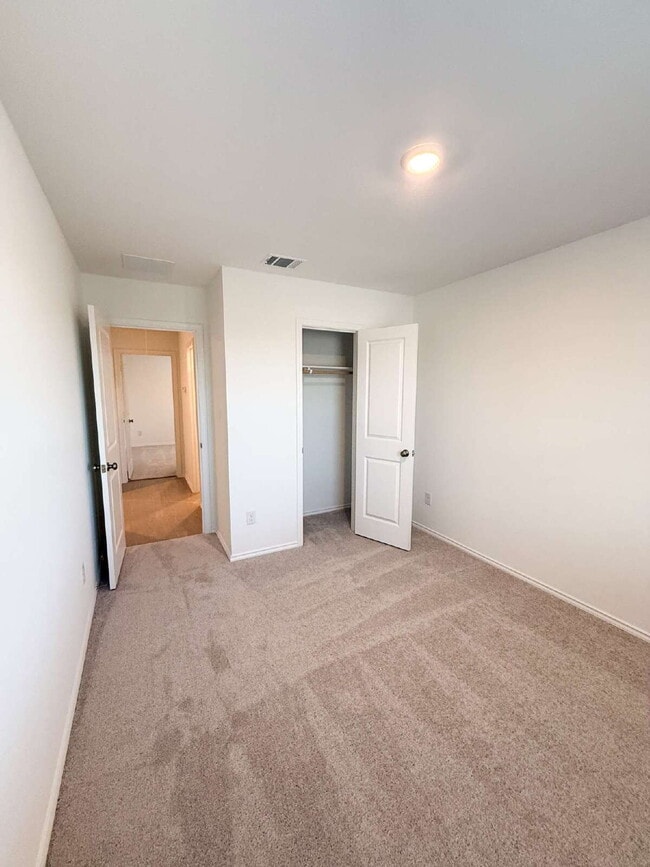 Building Photo - One Story 4 Bedroom/2Bath - For Rent - San Marcos, TX - Minutes From Shopping, Entertainment, and...