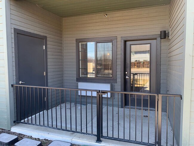 Building Photo - Great New Lava Ct Apartments!