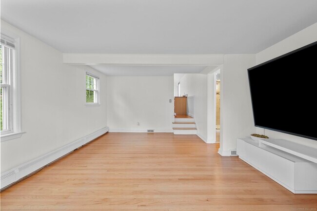 Building Photo - 4 Buttonball Trail