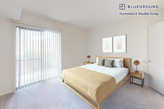 Building Photo - 5441 Columbia Rd