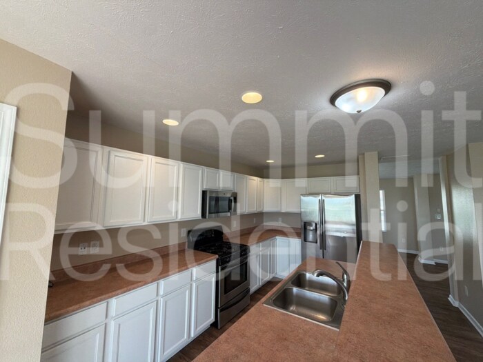 Building Photo - 8005 Harshaw Dr