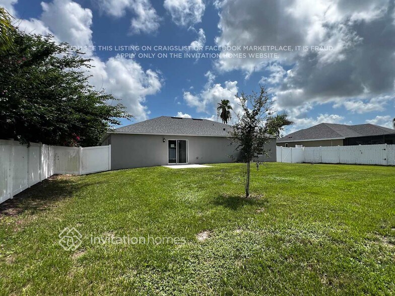 Building Photo - 849 SW Trouville Ave