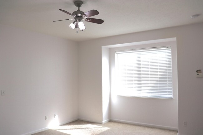 Building Photo - 2346 E Early Ave