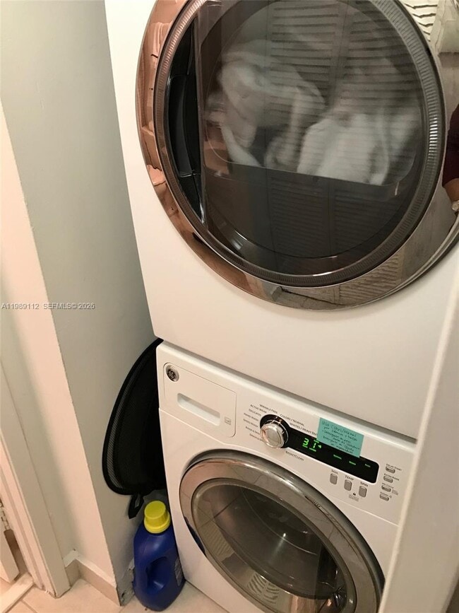 Building Photo - 8811 SW 132nd Pl