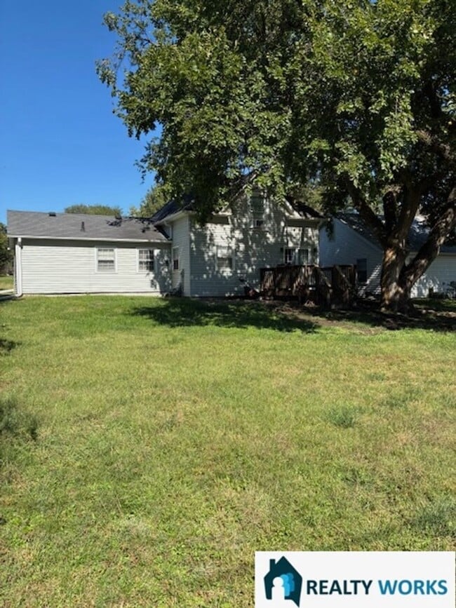 Building Photo - Enchanting Three Bed One and a Half Bath