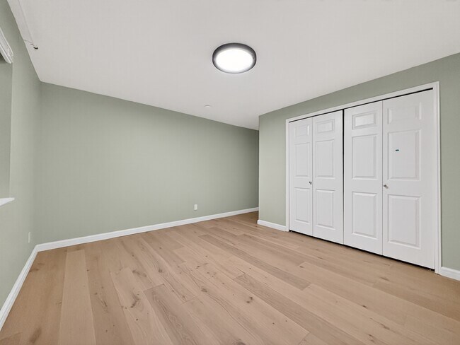 Building Photo - 16711 NE 18th St