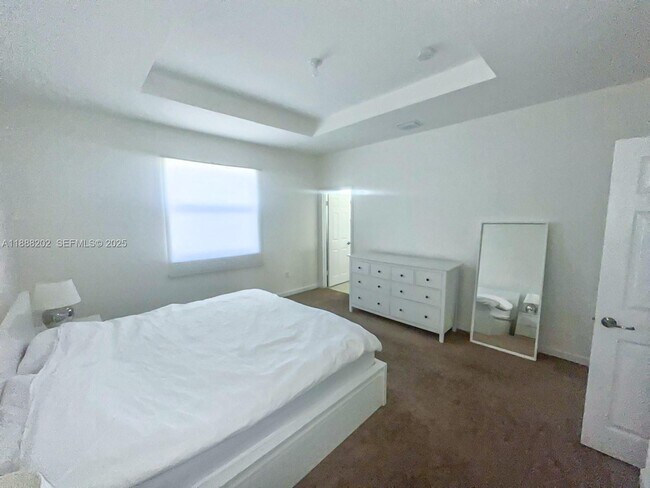 Building Photo - 11958 SW 151 Ave