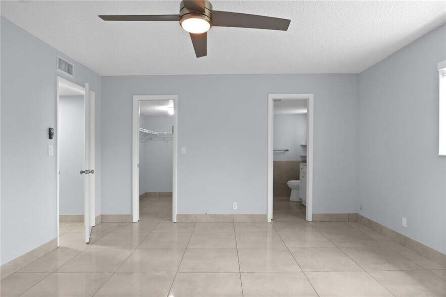 Building Photo - 4100 N 58th Ave