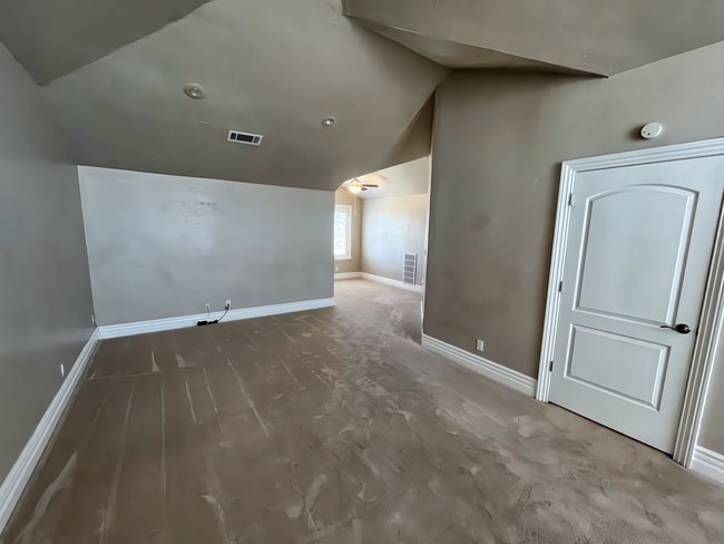 Building Photo - Beautiful 5 Bedroom 4 Bathroom House in Ga...