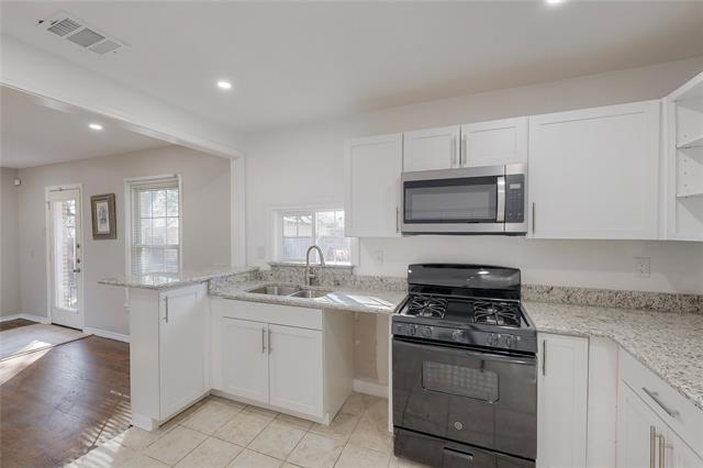 Building Photo - 2702 Tolosa Dr