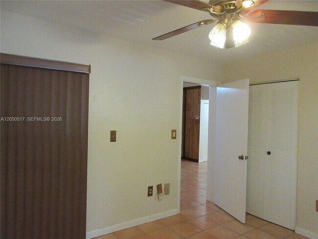 Building Photo - 15545 Miami Lakeway N