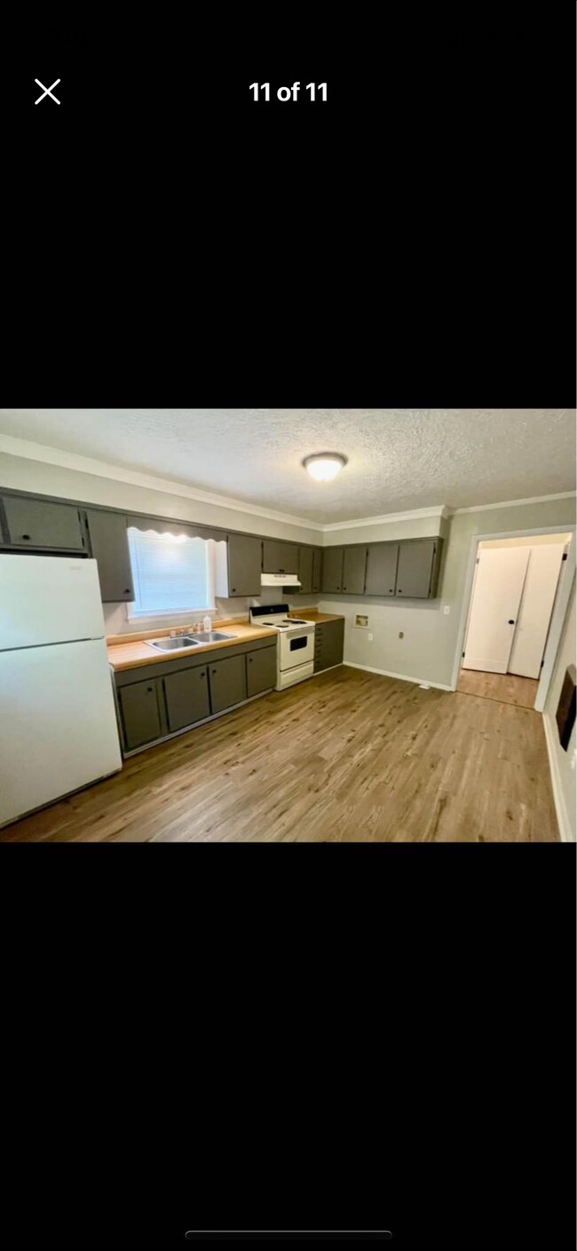 Building Photo - 1702 Bunch St