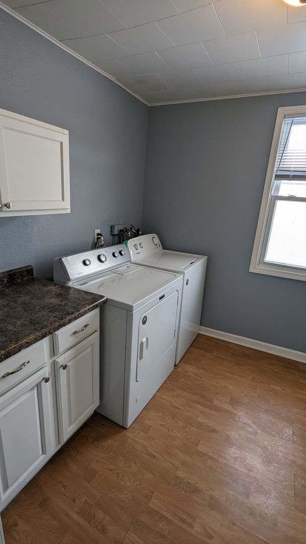 Building Photo - 3 bedroom/2 bath home