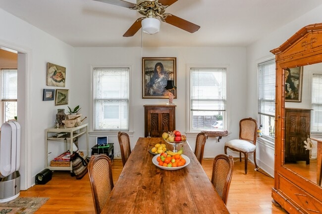 Building Photo - 1740 Banks St