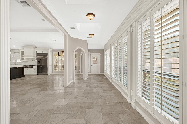 Building Photo - 6403 Parkriver Crossing