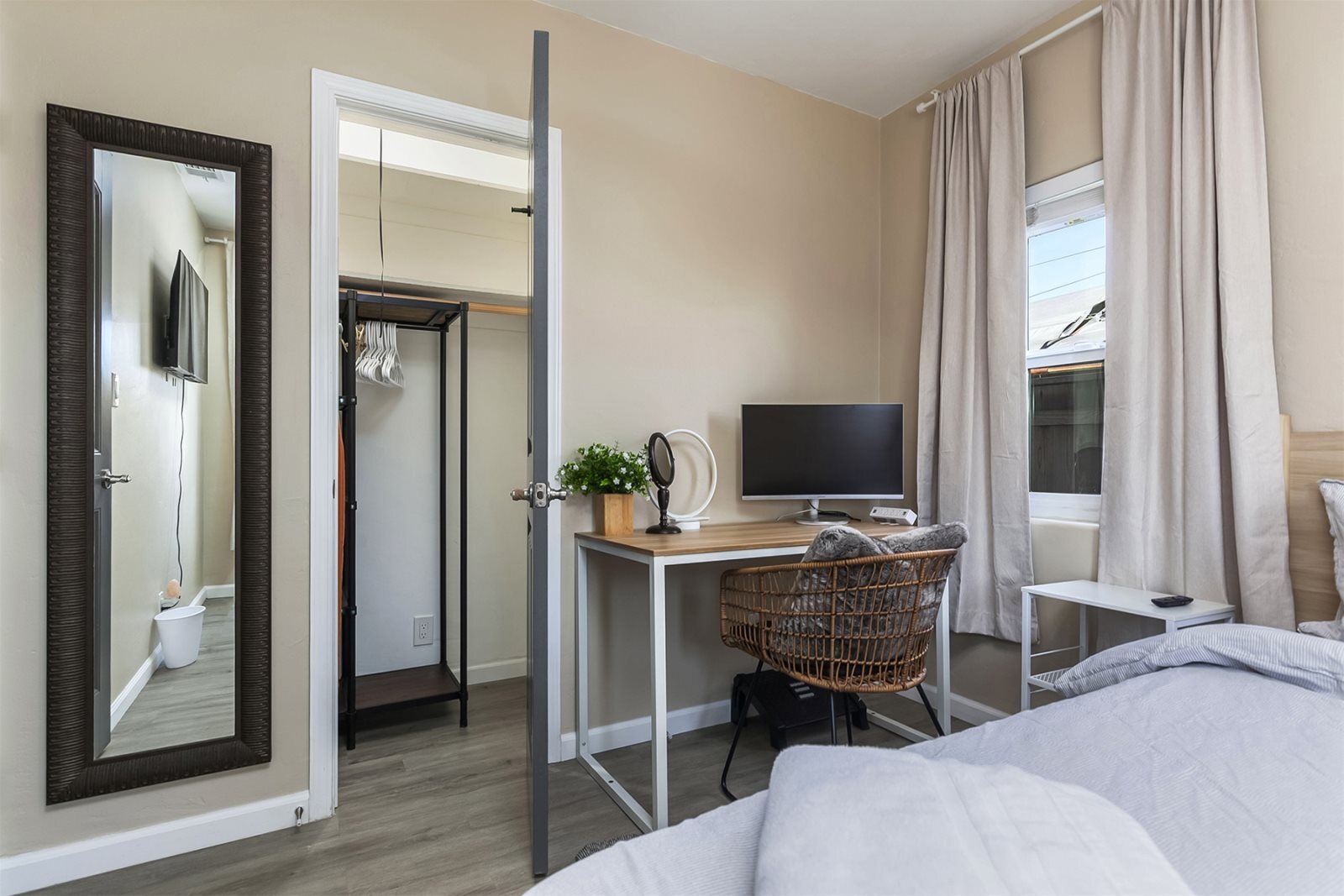 Building Photo - 2039 O Ave