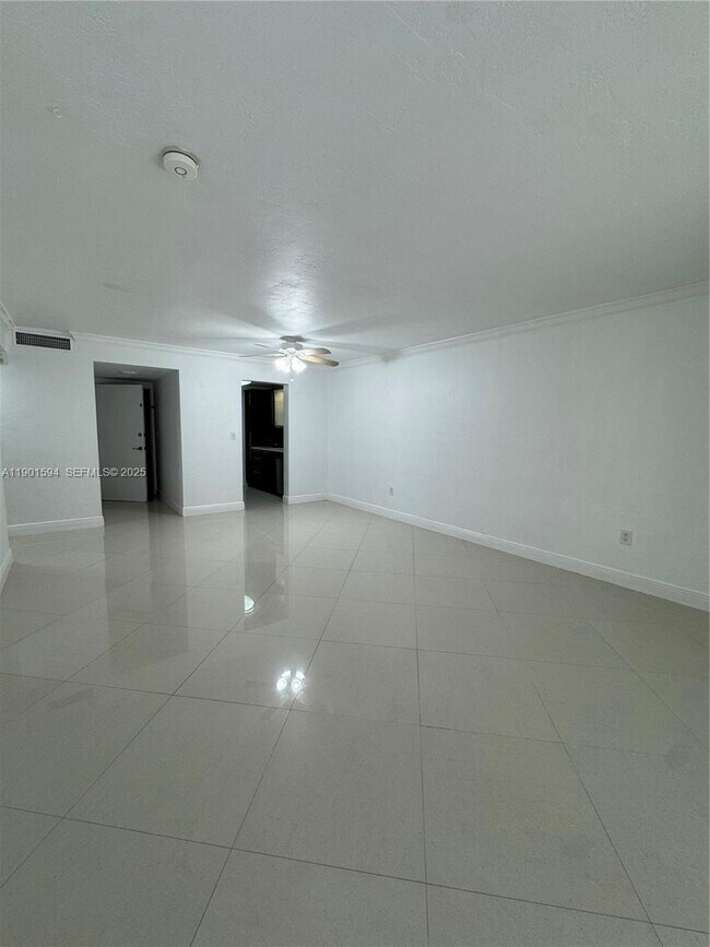 Building Photo - 1205 Mariposa Ave