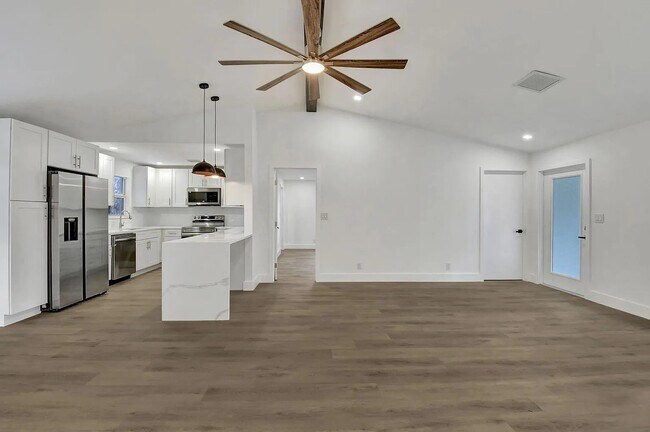 Building Photo - 5456 Sunrise Blvd