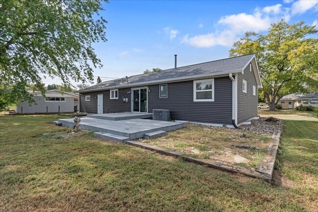 Building Photo - 3 Bedroom Rental in Milan