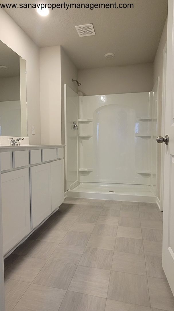 Building Photo - Turnkey Elegance: 4BR, 2.5BA Two-Story Haven with Gourmet Kitchen & Luxurious Master Suite!-3 CAR...