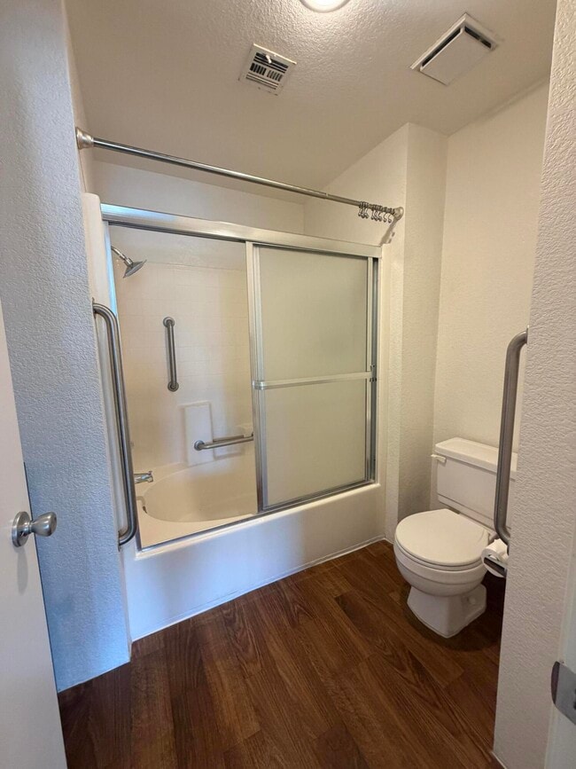 Building Photo - 505 S Farrell Dr