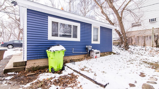 Building Photo - 11291 E Shore Dr