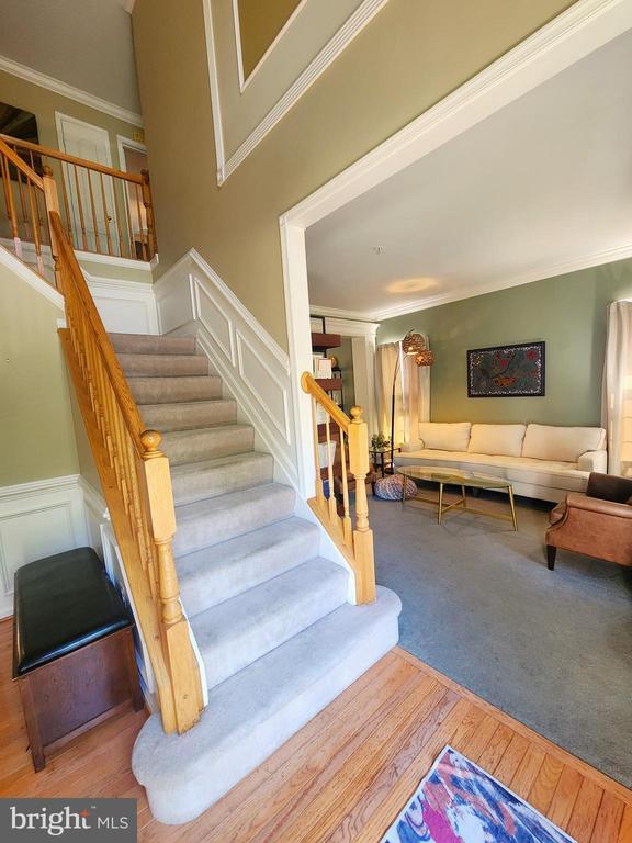 Building Photo - 8008 Race Horse Ln