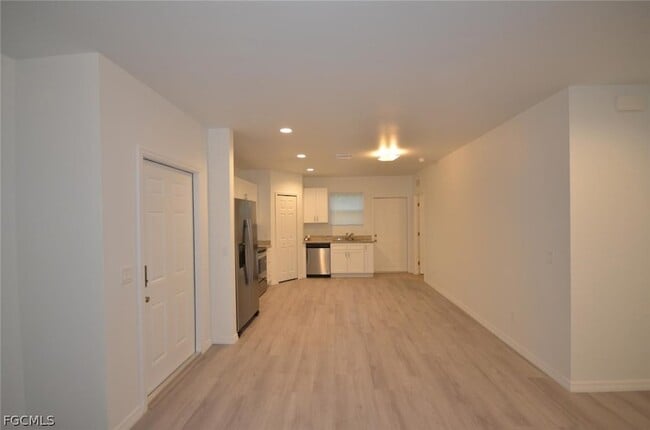 Building Photo - 2197 Davis Ct