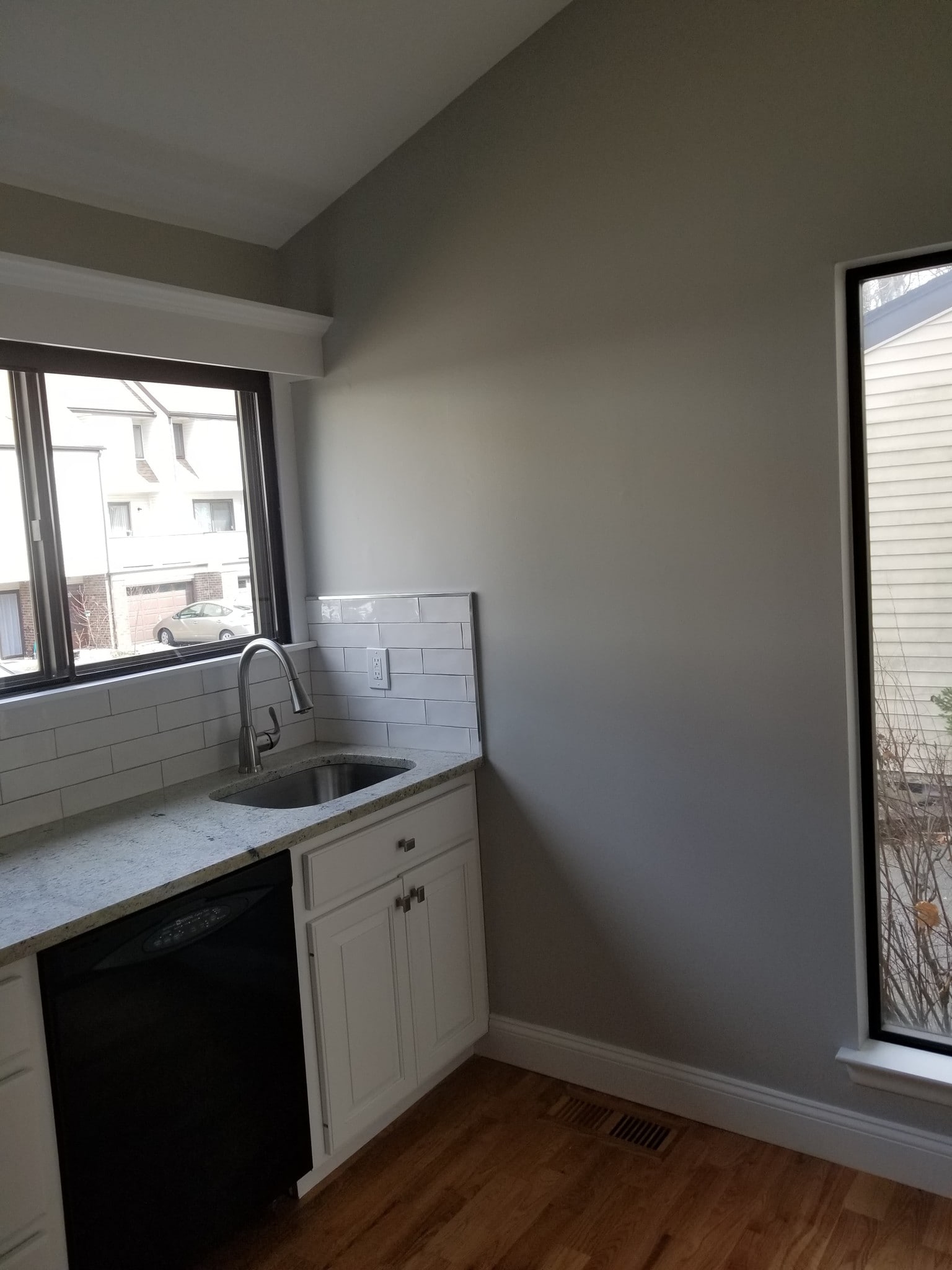 kitchen - 285 Queen St