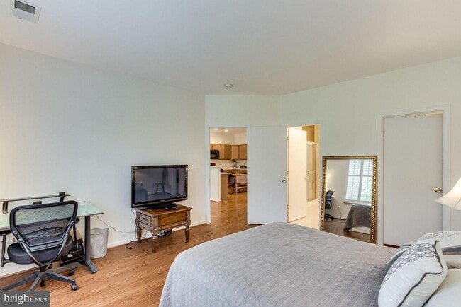 Building Photo - 44386 Adare Manor Square