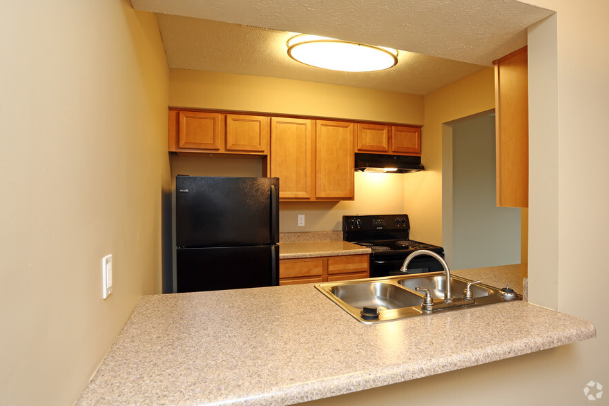 Kitchen - Maple View Apartments