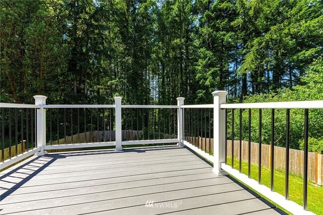 Building Photo - Spacious 3-Bedroom Home Near Horseshoe Lake