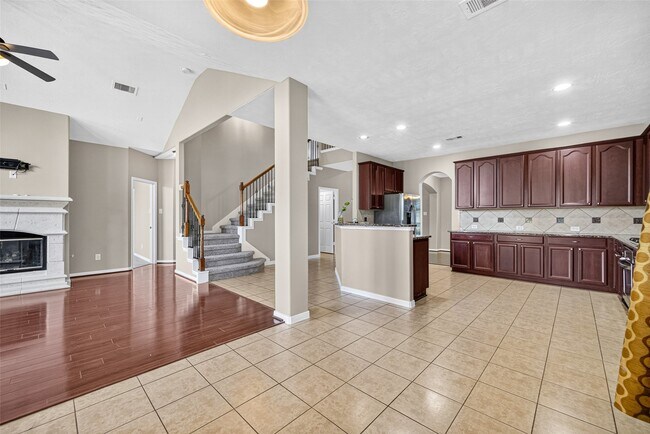 Building Photo - 4507 Lakefront Terrace Dr