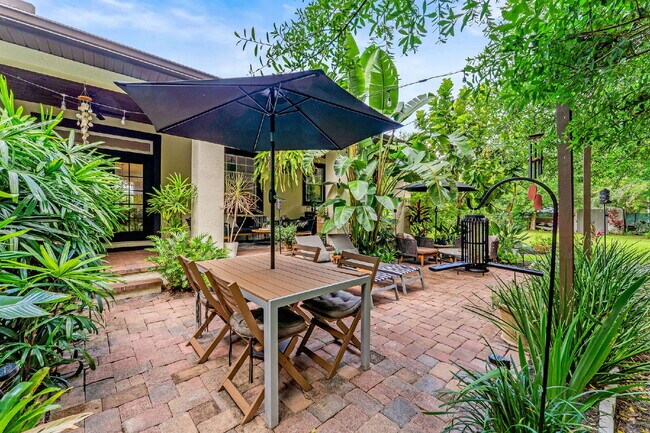 Building Photo - Charming 3-Bed with 2 Baths Oasis in St. C...