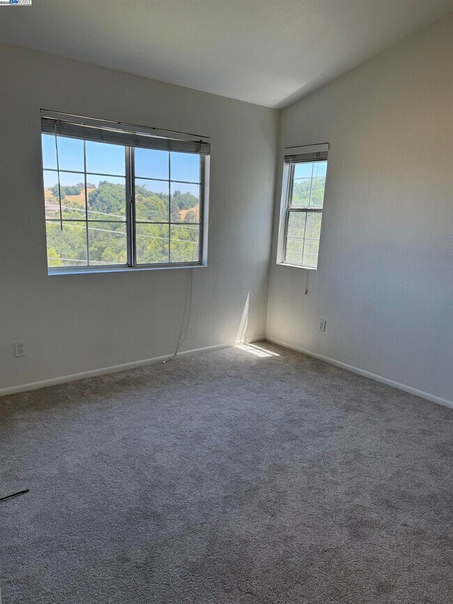 Building Photo - 7595 Canyon Meadows Cir