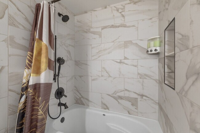 Building Photo - 1555 California St