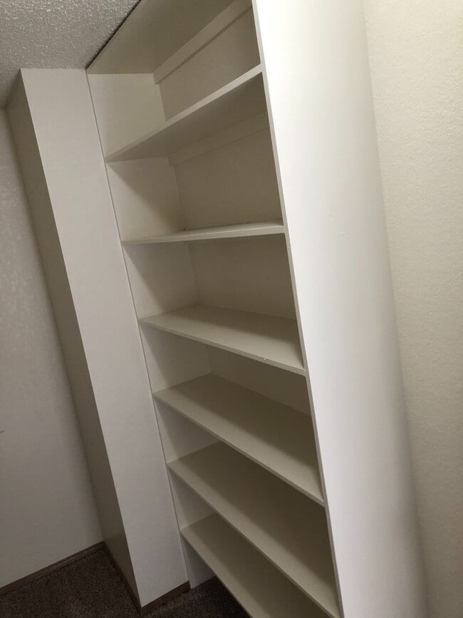 Building Photo - Spring Valley Lake Home