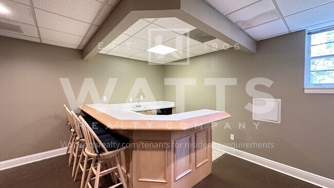 Building Photo - 4 Bedroom, 4.5 Bath Home in Heart of Hoover