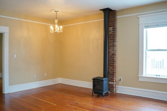 Building Photo - Urban DREAM! Spacious Corner 1-Bedroom w/F...