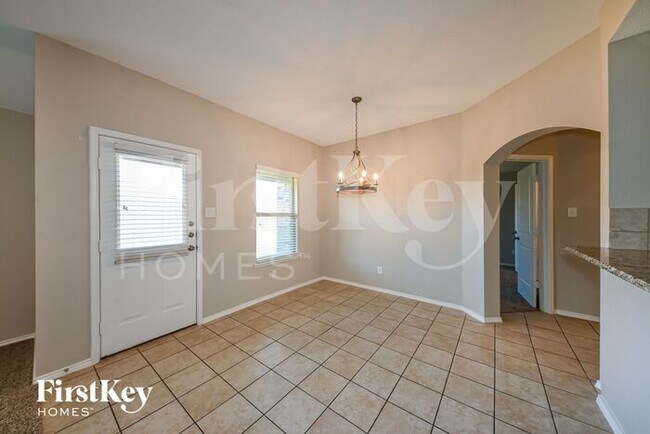Building Photo - 2803 Englenook Dr