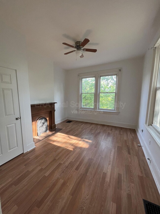 Building Photo - 164 Forest Ave