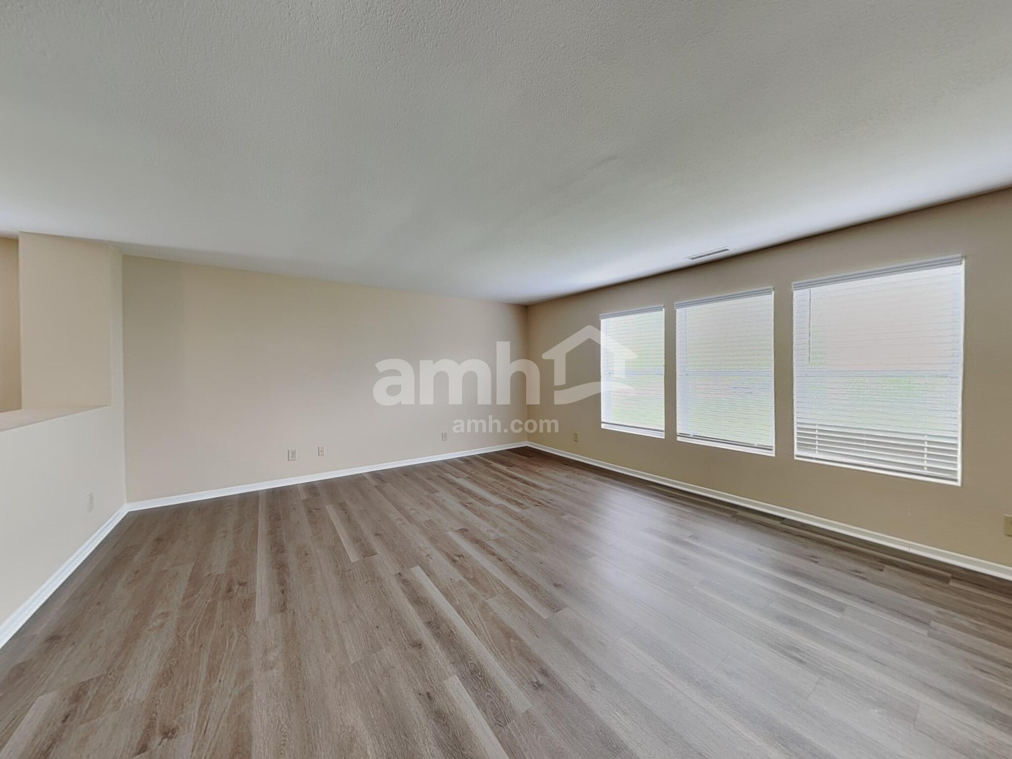 Building Photo - 6637 Branches Dr