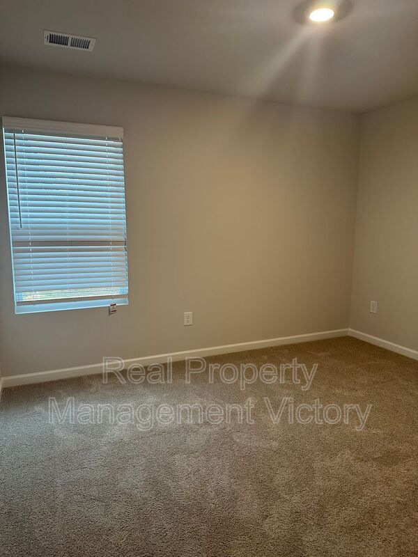 Building Photo - 134 Marina Dr
