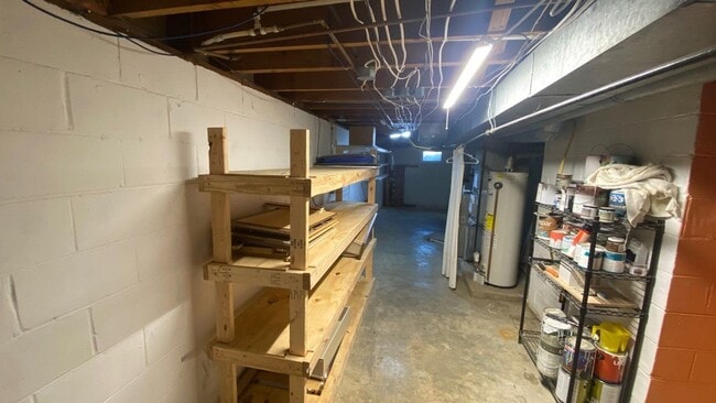 Building Photo - 2105 N Salisbury St